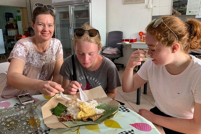 Singapore Half-Day Guided Nostalgic Bike and Food Tour - BLANK]