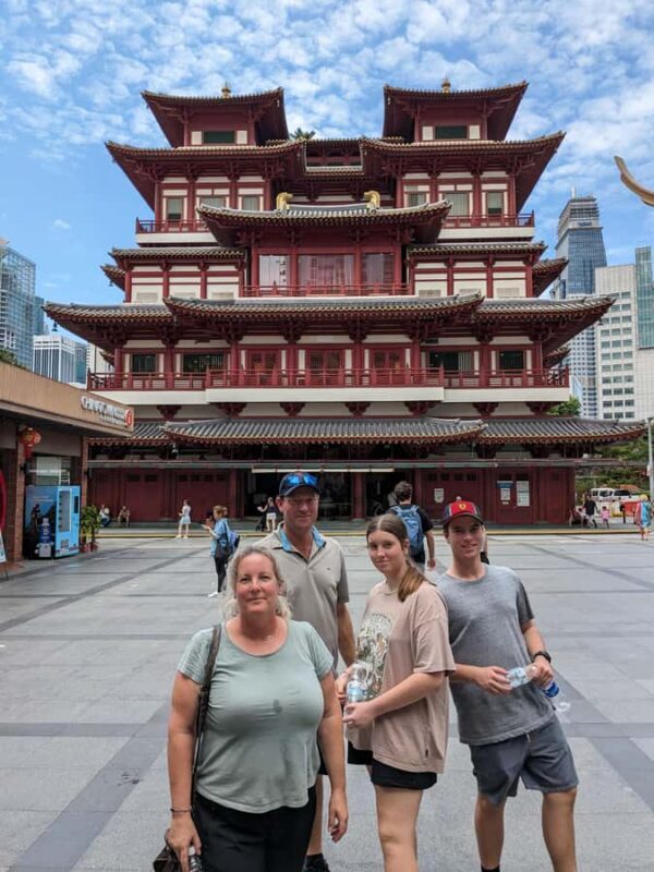 Singapore: Half-Day Street Food & Street Art Walking Tour - Neighborhoods Explored: Little India and Chinatown