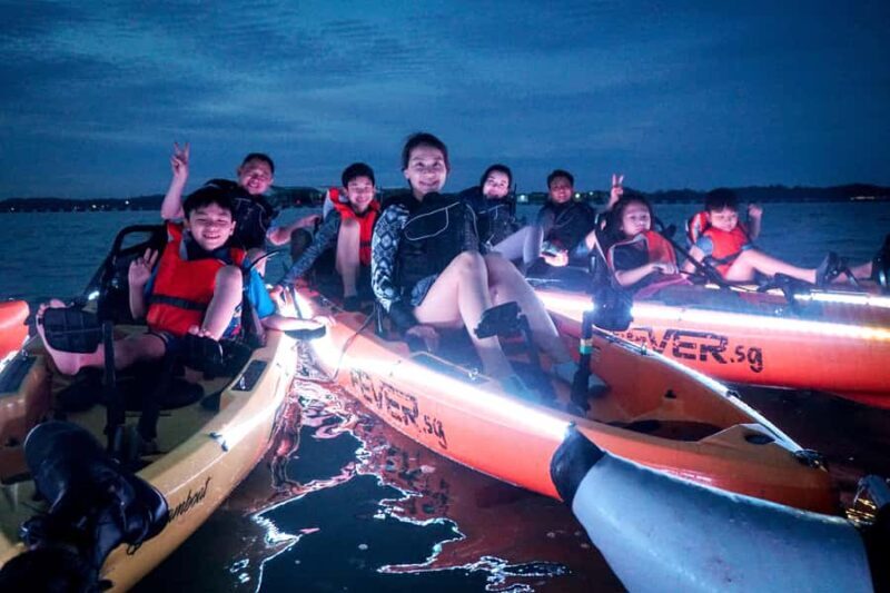 Singapore: Pasir Ris Park LED Night Kayak Tour with Mussels - Overview of the Experience