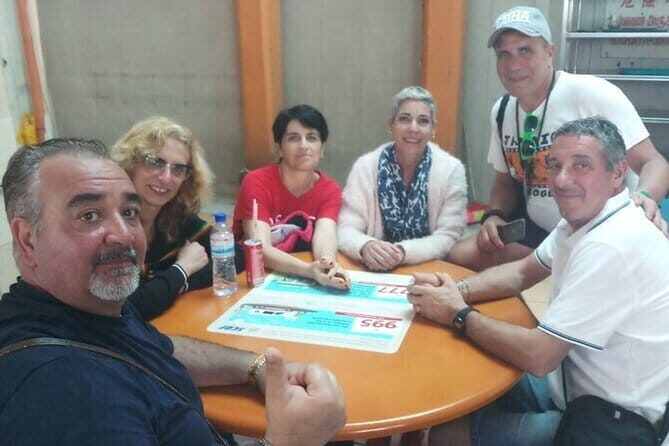 Singapore Private Street Food Walking Tour With A Licensed Guide - Good To Know