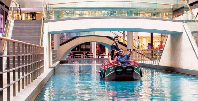 Singapore: Sampan Boat Ride Ticket at the Marina Bay Sands - The Experience in Detail