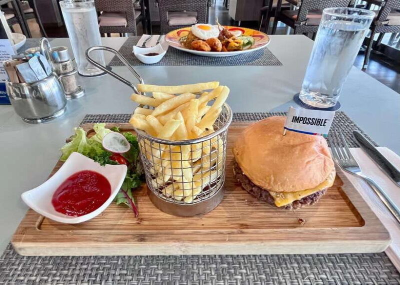 Singapore: Southern Island Cruise & Dining at Clubhouse - The Setting and Boat