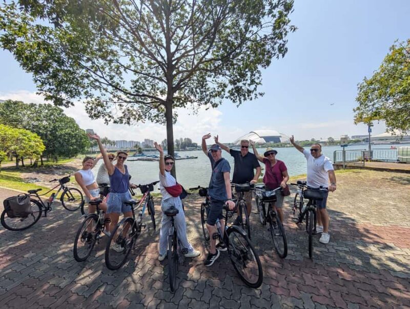 Singapore: Sunset Bike Tour with Hawker Food Experience - Practical Details and Tips