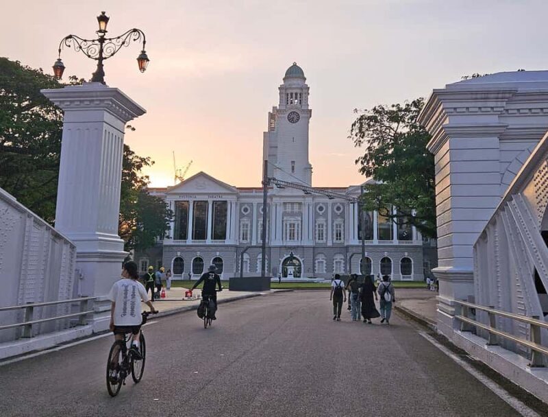 Singapore: Sunset Bike Tour with Hawker Food Experience - FAQ