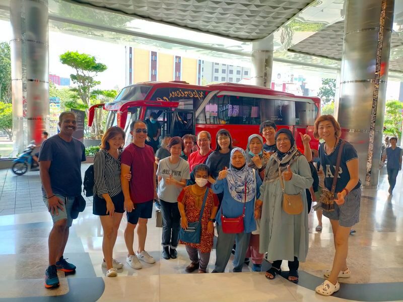 Singapore to Batam Full-Day Ferry Experience - Two temples and a mosque show Batam’s cultural mix