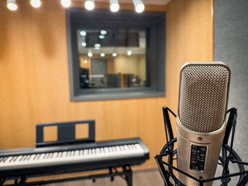 Singers Dream: Professional Recording Studio Experience - Choosing between the two one-hour packages