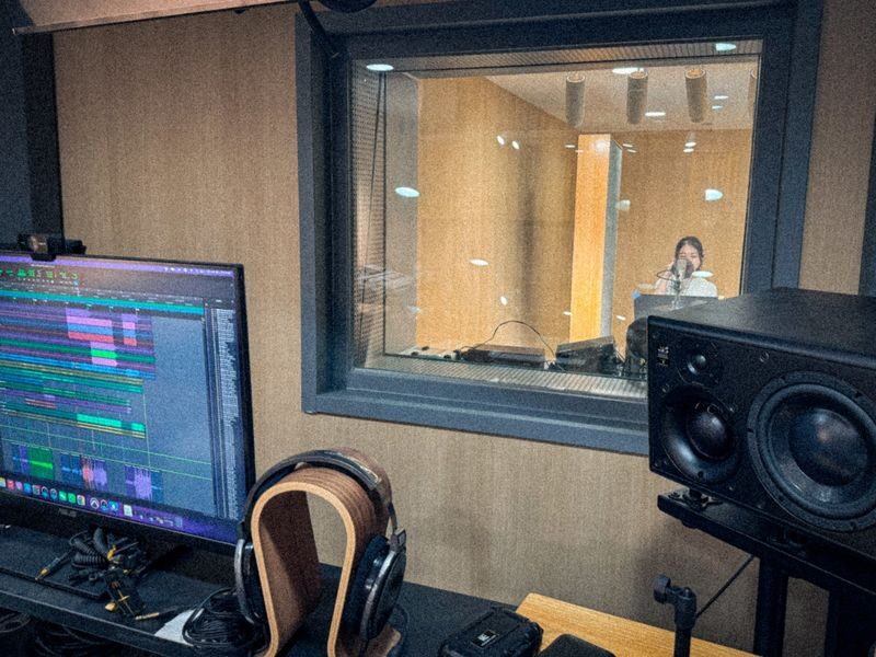 Singers Dream: Professional Recording Studio Experience - Getting to the Fo Tan studio