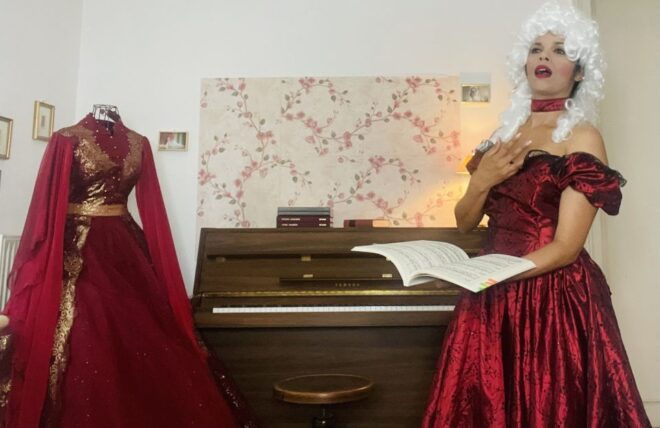 Singing Mozart, in Mozart Costume - Not Suitable For