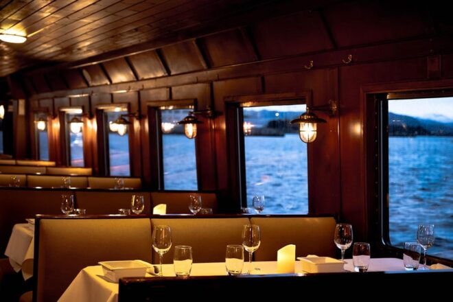 Singles Cruise on the Atmospheric MS Bruvik - Highlights of the Cruise