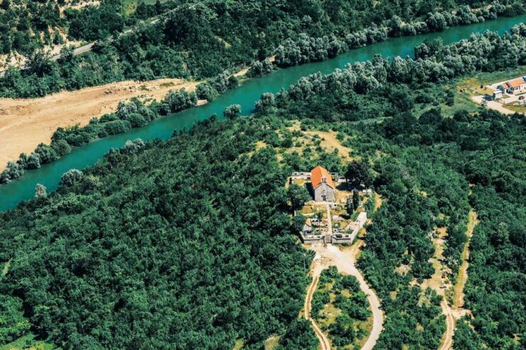 Sinj: Panoramic Flight Over Peruca Lake and Dinara Mountain - Experience Highlights