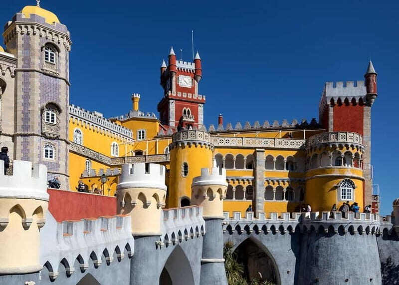 Sintra Half-Day Trip: Pena Palace & Quinta da Regaleira - An In-Depth Look at the Sintra Half-Day Tour