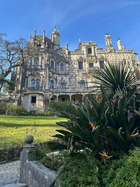 Sintra: Highlights Tour, Coastline and Cascais - Tour Highlights in Sintra