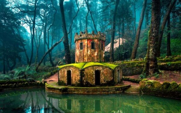 Sintra: Pena Palace, Cabo Da Roca & Cascais Private Day Tour - Moorish Castle