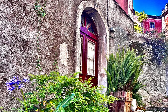 Sintra Private Tour an Experience in an Enchanted World - Explore Sintras Enchanting Palaces and Castles