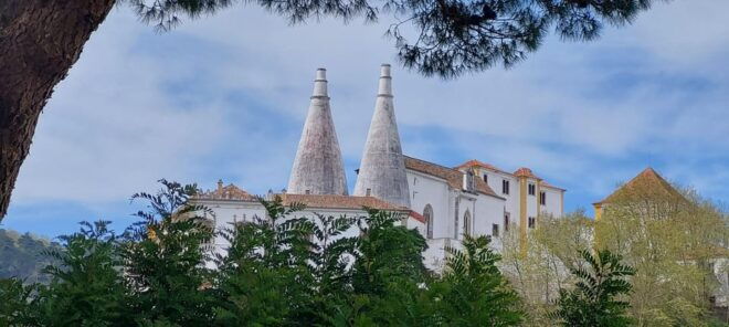 Sintra & Quinta Da Regaleira - Wandering Guided Tour - Exploring Quinta Da Regaleira
