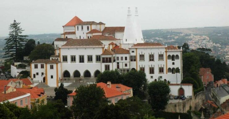 Sintra Tour With Wine Tasting and National Palace - Castle of the Moors Exploration