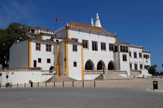Sintra Village & Beaches Renault 4L Tour (3h) - Common Questions