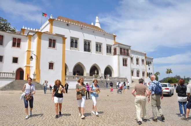 Sintra Walking Tour: Between Palaces and Mystical Nature - Itinerary Highlights