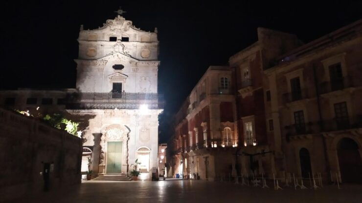 Siracusa: Tour Ortigia by Night - Nighttime Activity