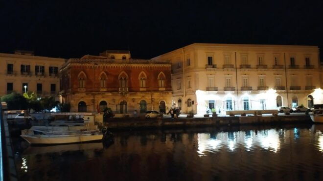 Siracusa: Tour Ortigia by Night - Tour Highlights