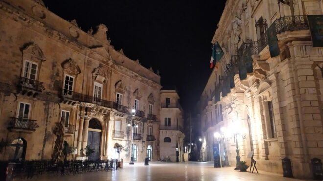 Siracusa: Tour Ortigia by Night - Itinerary Overview