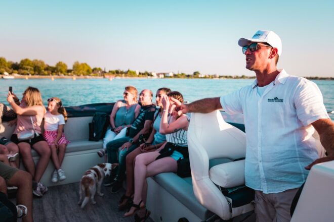 Sirmione: 25 Minute Boat Cruise Around the Peninsula - Inclusions