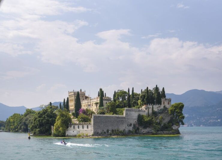 Sirmione and Isola Del Garda Typical Venetian Speedboat Trip - Booking Information