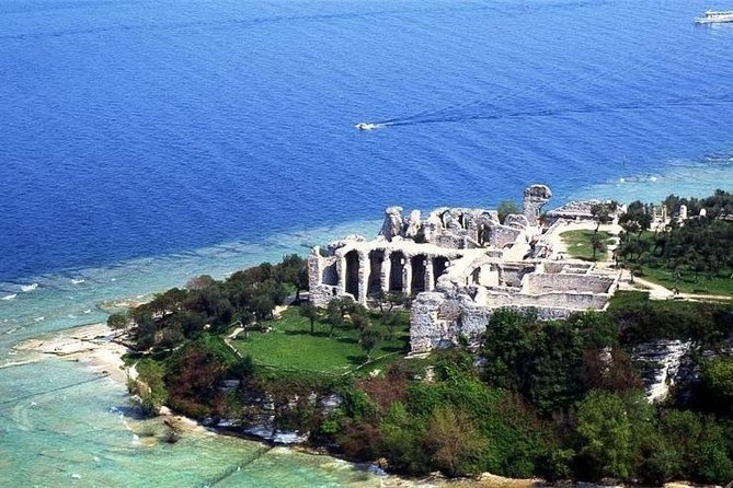 Sirmione & Verona, Lake Garda, Private Guided Tour From Milan - Discovering Sirmione