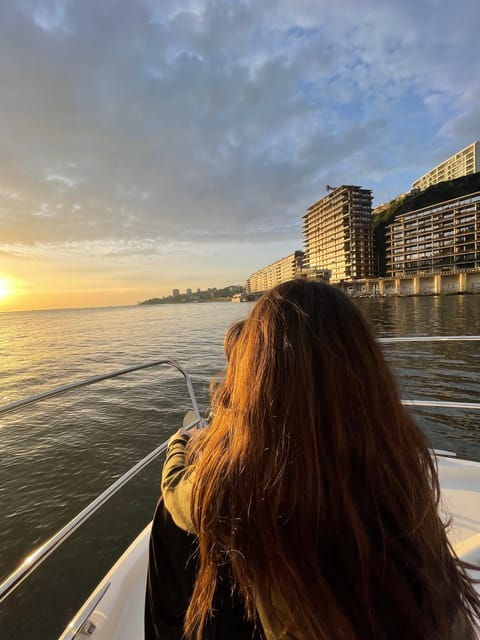 Six bridges yacht cruise on the Douro River in Porto - An In-Depth Look at the Douro River Yacht Experience