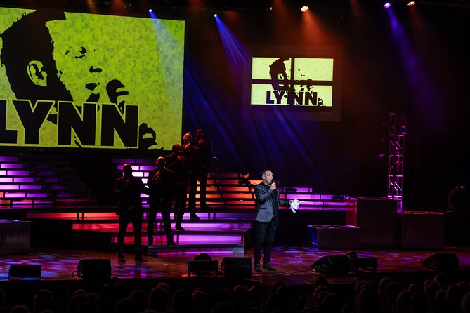 SIX Show in Branson - Positive Reviews and Hosts Responses