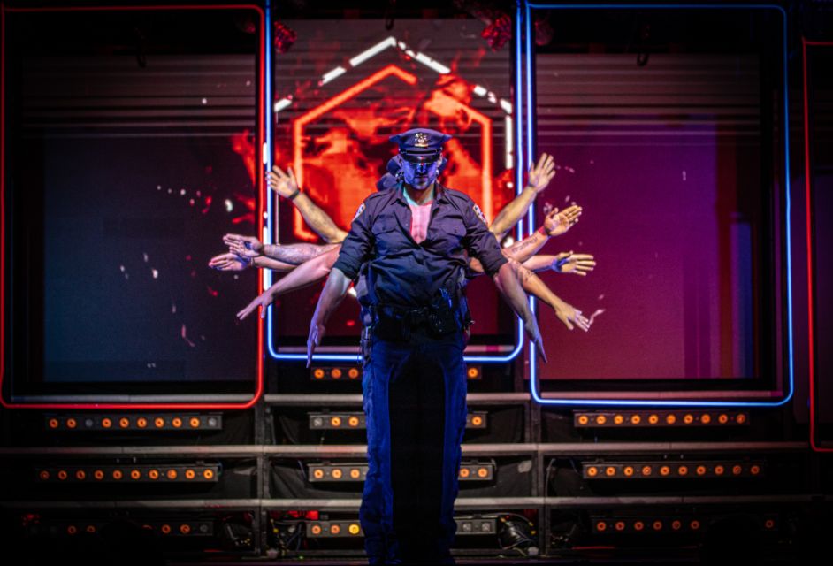 SIXX PAXX Theater Hamburg - Interactive Evening Experience