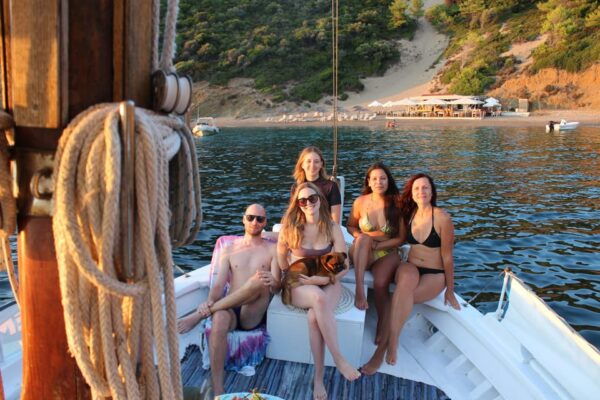 Skiathos: Boat Cruise With Dinner & Sunset Viewing - Booking Your Adventure