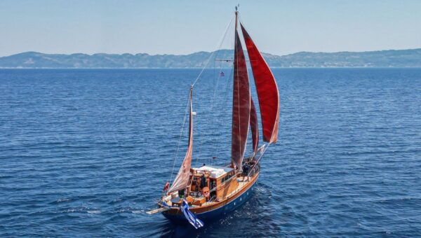 Skiathos: Traditional Wooden Boat Sailing Trip-Meal on Board - Directions for Participants