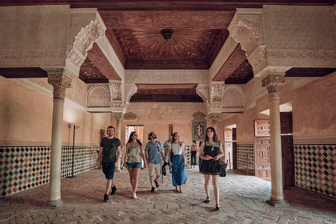 Skip The Line Alhambra and Generalife Guided Tour - Traveler Tips