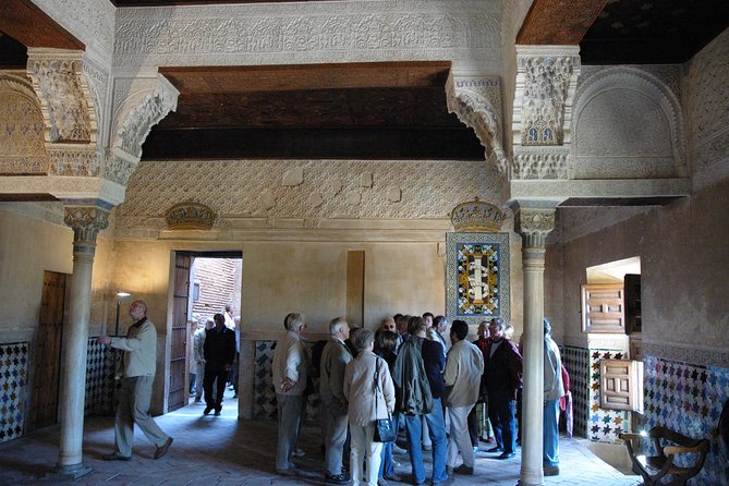 Skip the Line: Alhambra Palace and Generalife Gardens Private Guided Tour - Cancellation Policy and Reviews
