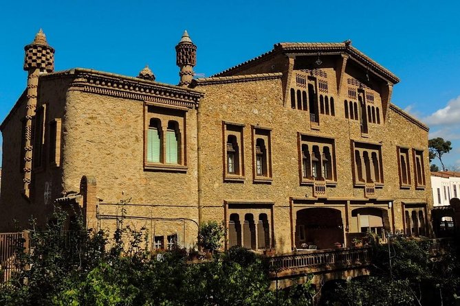 Skip the Line: Audio Guide Visit Gaudí Crypt and Colònia Güell Ticket - Overview and Historical Background