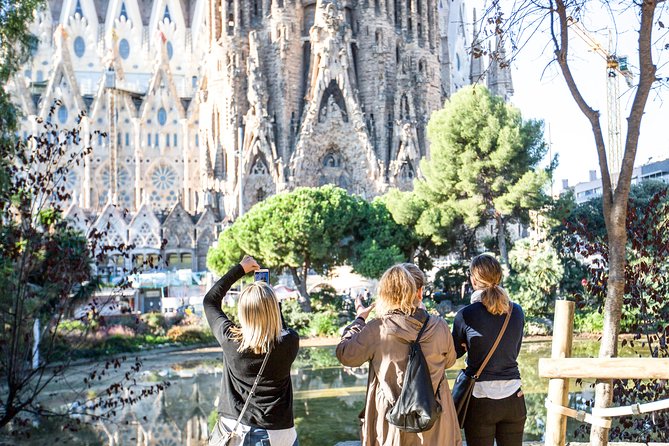 Skip the Line: Barcelona Sagrada Familia Tour Mit Deutschsprachigem Guide - Additional Information