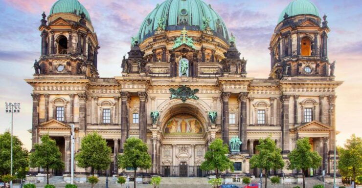 Skip-the-line Berlin Cathedral and Old Town Private Tour - Experience