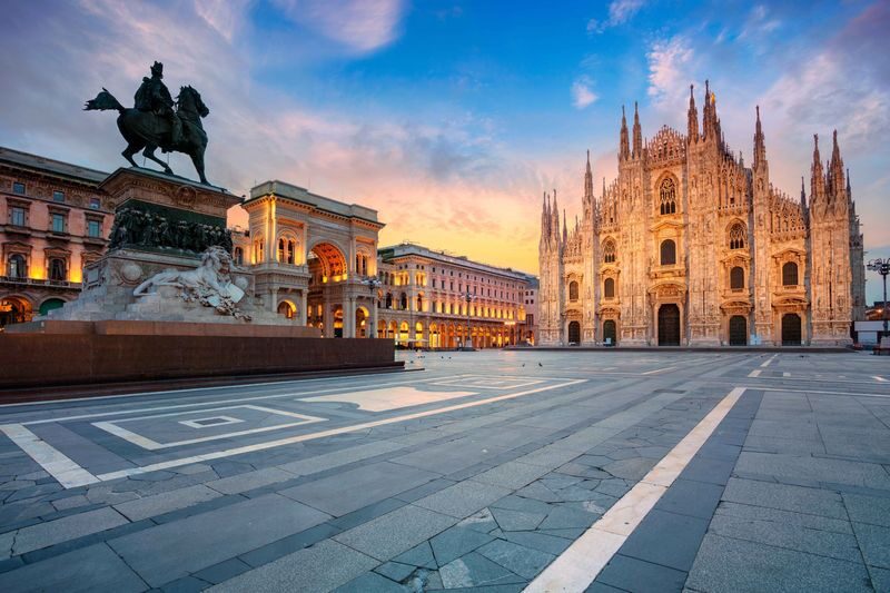 Skip-the-Line Duomo & La Scala Museum Guided Tour in Milan - From the arcade to La Scala