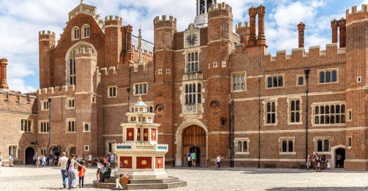 Skip-The-Line Hampton Court Palace From London by Car - Free Cancellation and Flexible Booking