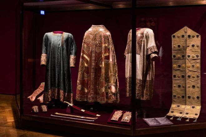 Skip-the-line Imperial Treasury Vienna Private Guided Tour - Tour Options