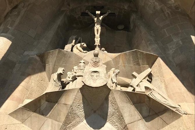 Skip The Line : La Sagrada Familia Guided Tour - Directions to the Meeting Point