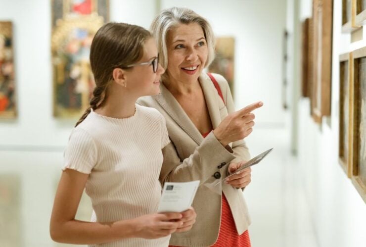 Skip-the-line Museum of the Art and History of Judaism - Museum Highlights and Guided Tour