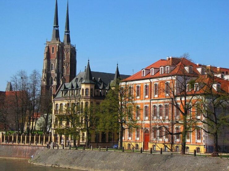 Skip-the-line National Museum and Old Town Private Tour - Booking Details