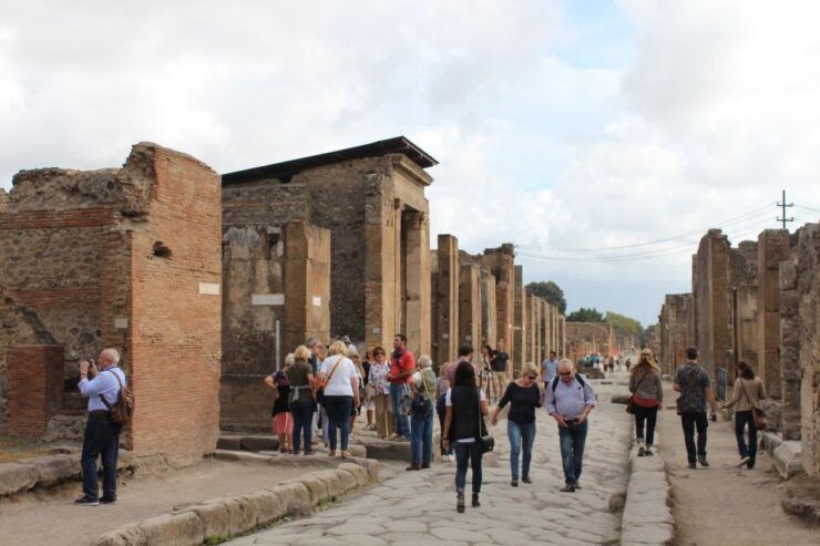 Skip the Line - Pompeii Discovery With Expert Archaeologist - Tour Overview