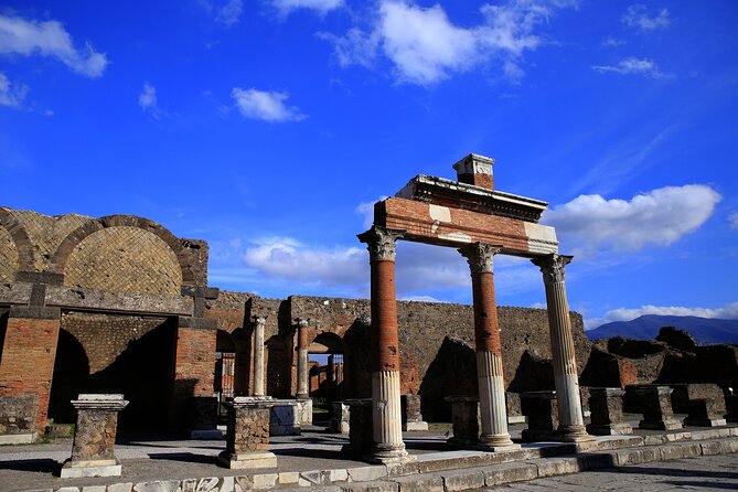 Skip the Line Pompeii Tour for Kids and Families W Archaeologist - Pompeii Highlights