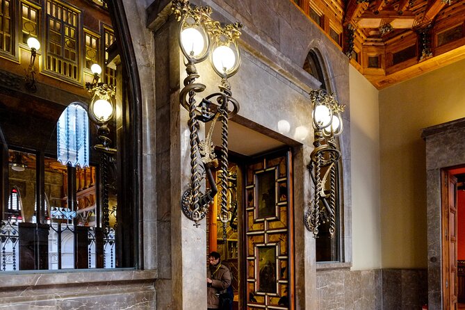 Skip-the-Line Private Tour of the Güell Palace by Gaudi - Directions to the Meeting Point