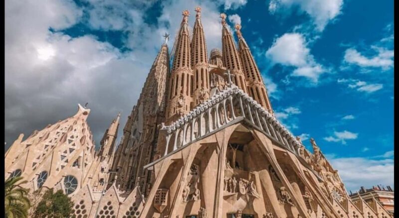 Skip-the-Line Sagrada Familia: 1.5-Hour Guided Tour - An In-Depth Look at the Guided Tour