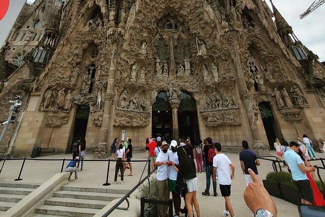 Skip The Line Sagrada Familia Audio Guided Experience - Dress Code and Entry Requirements