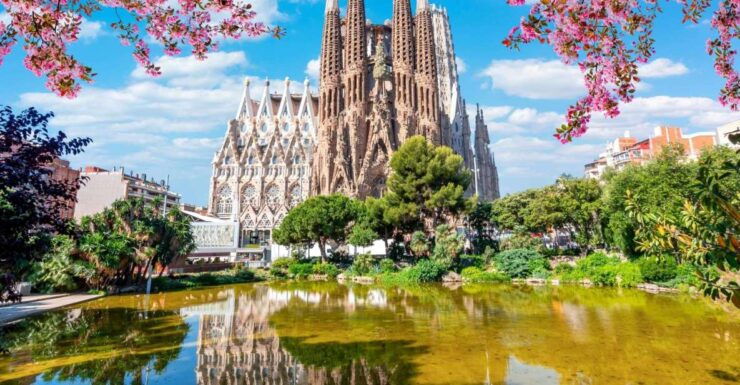 Skip-the-line Sagrada Familia Barcelona Private Tour - Booking Details